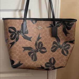 Coach Black Bow Tote